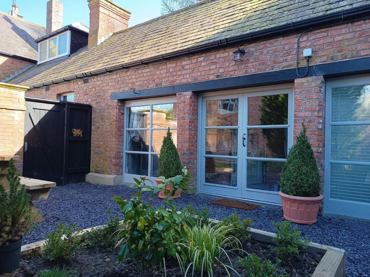 The West Wing At Eriviat Hall Hot Tub Henllan  Luaran gambar