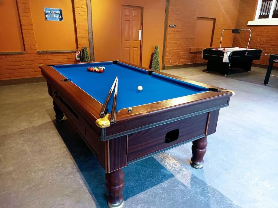 The West Wing At Eriviat Hall Hot Tub Henllan  Luaran gambar