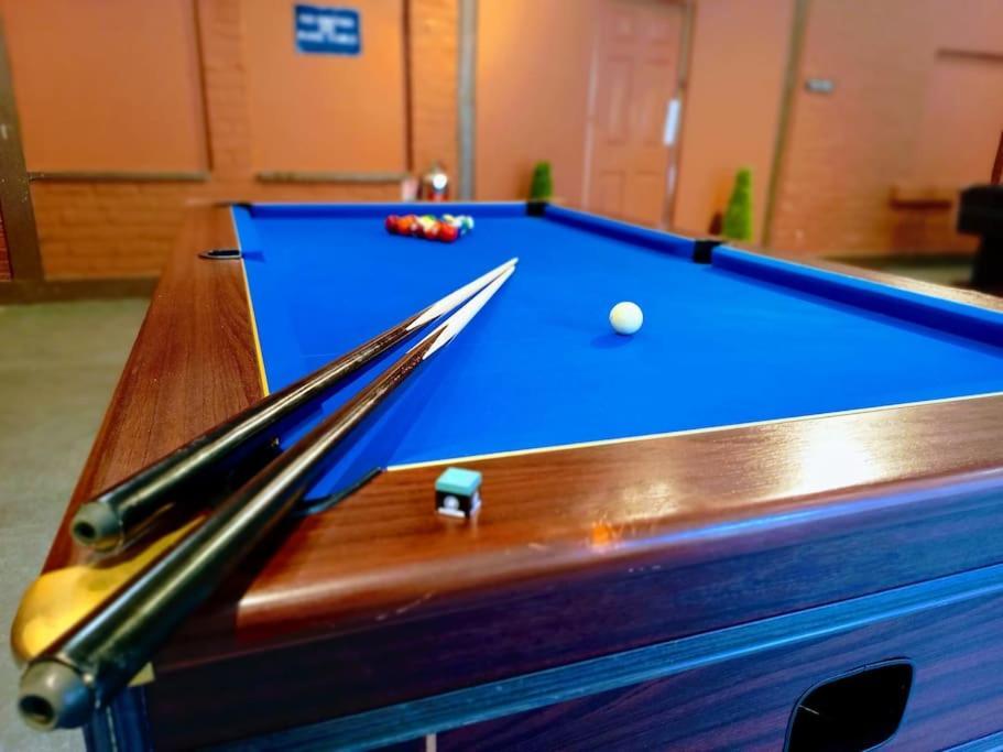 The West Wing At Eriviat Hall Hot Tub Henllan  Luaran gambar